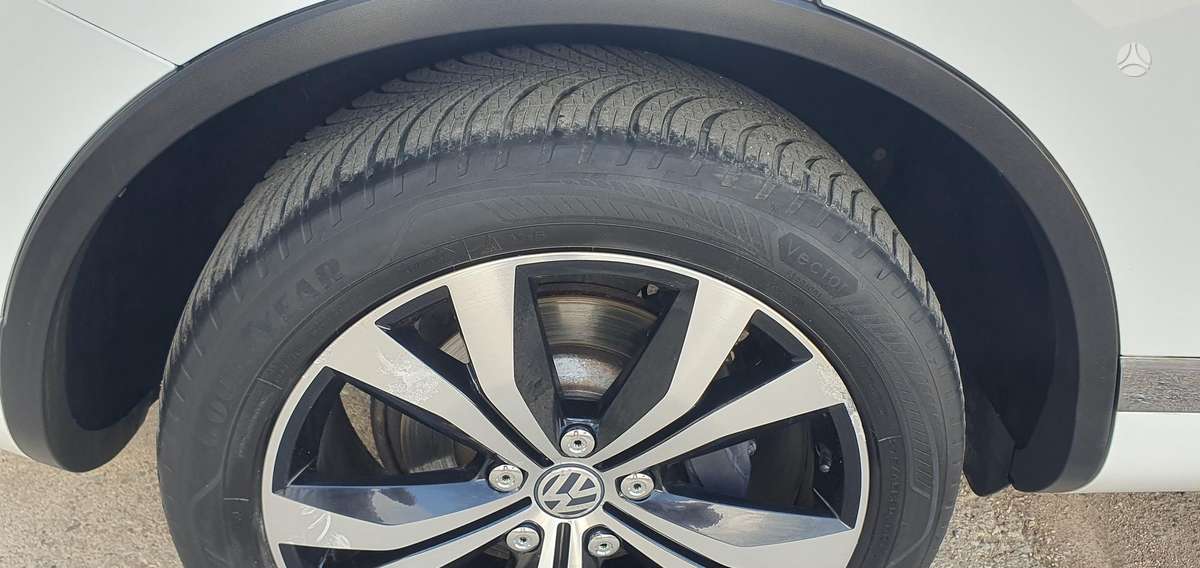 Volkswagen Touareg - 12