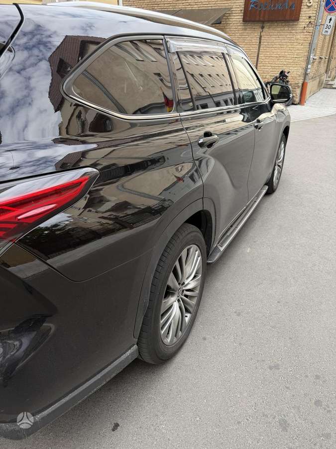 Toyota Highlander - 4