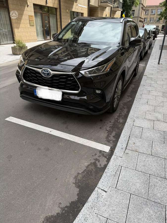 Toyota Highlander - 1