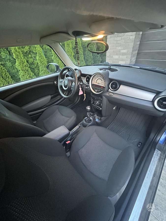 Mini One, 1.6 l., hatchback