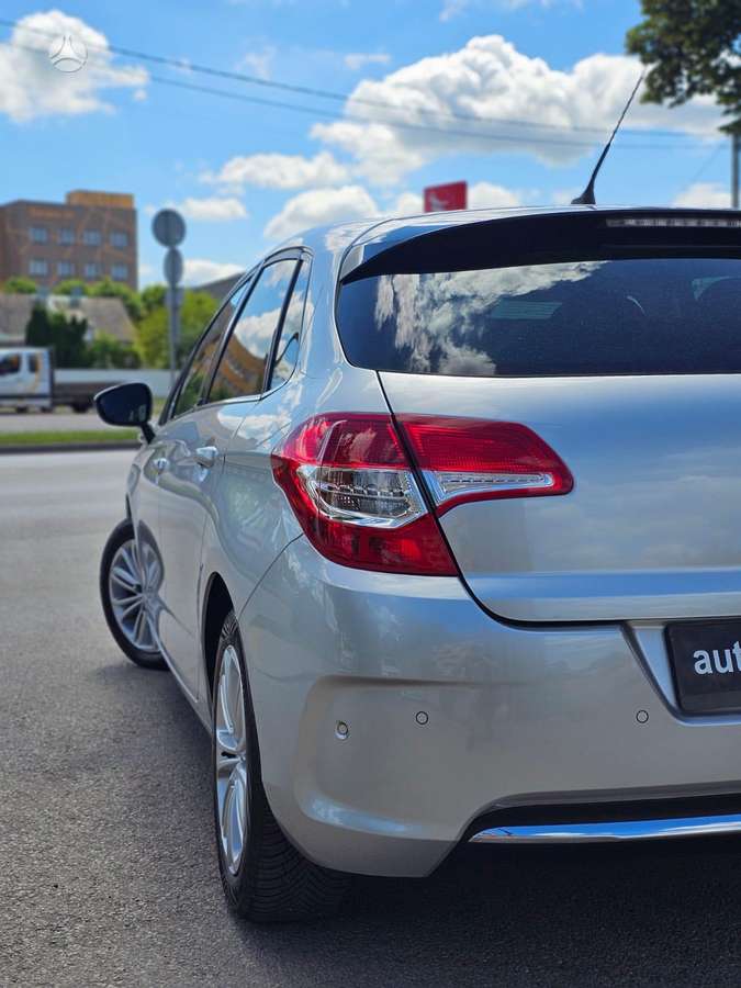 Citroen C4, 1.6 l., hatchback