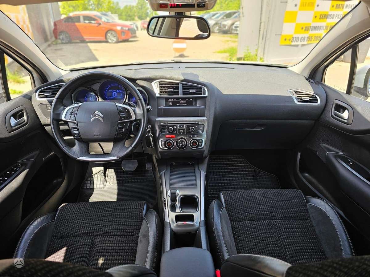 Citroen C4, 1.6 l., hatchback