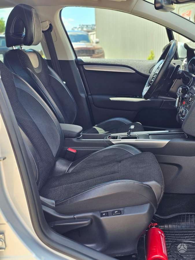 Citroen C4, 1.6 l., Хэтчбек