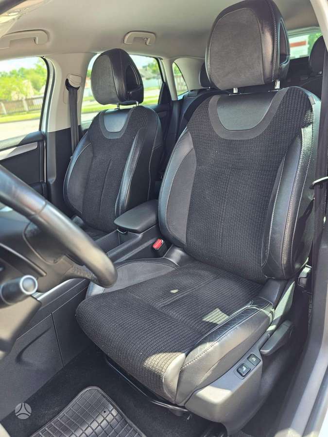 Citroen C4, 1.6 l., hatchback