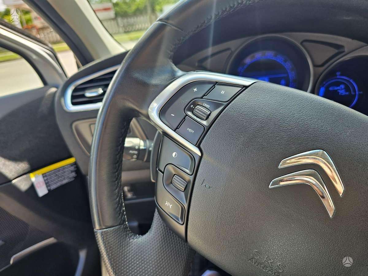 Citroen C4, 1.6 l., hatchback
