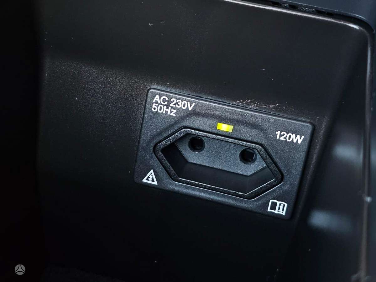 Citroen C4, 1.6 l., hatchback