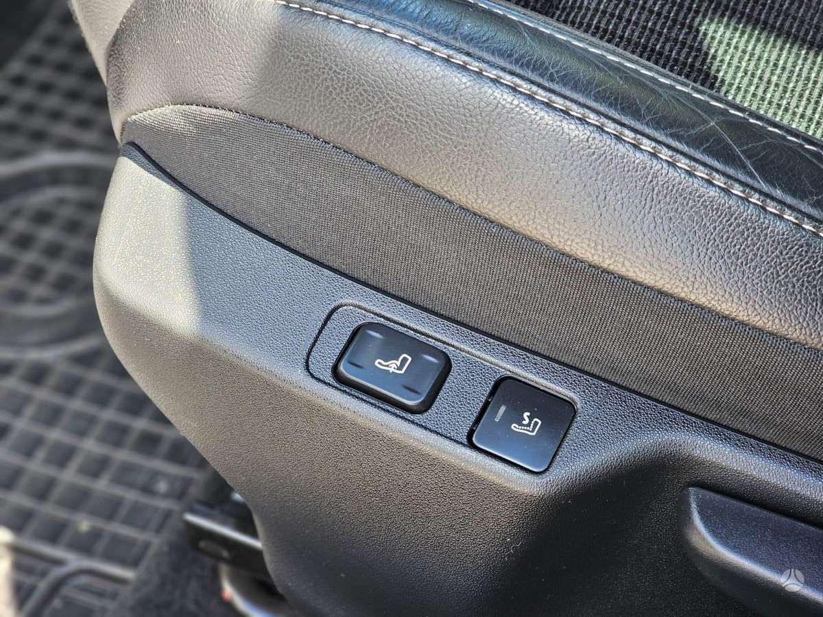 Citroen C4, 1.6 l., hatchback