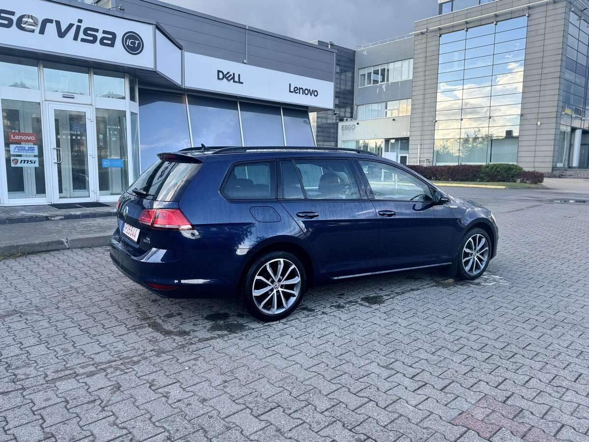 Volkswagen Golf - 5