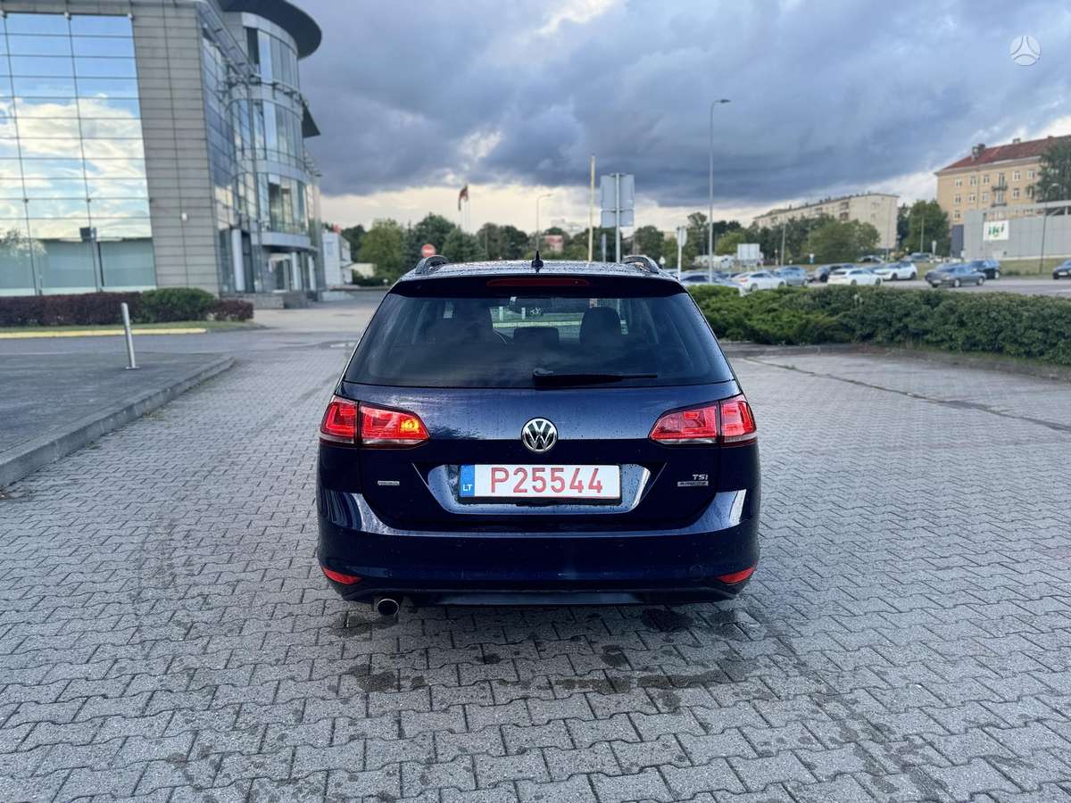 Volkswagen Golf - 6