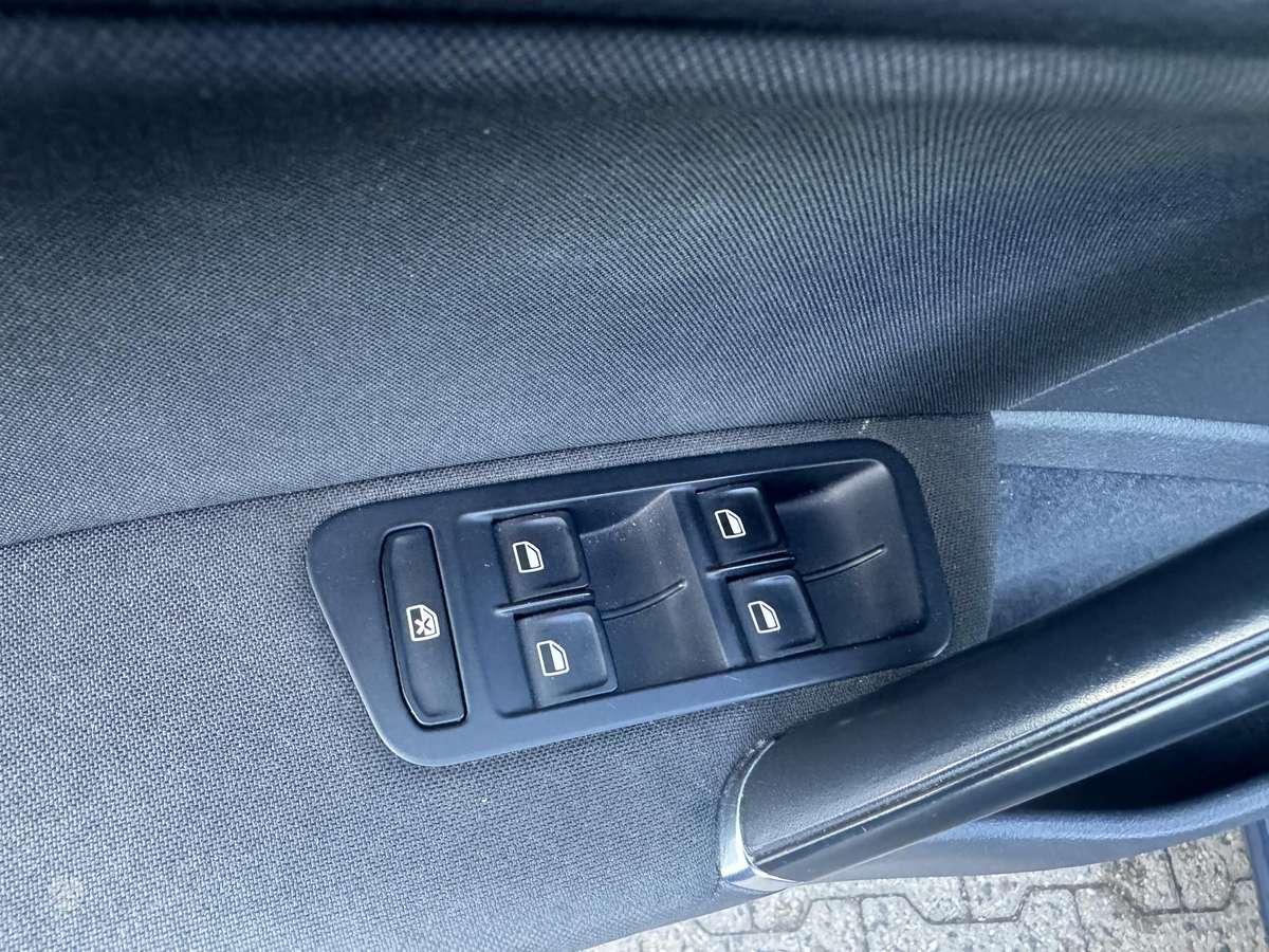 Volkswagen Golf - 11