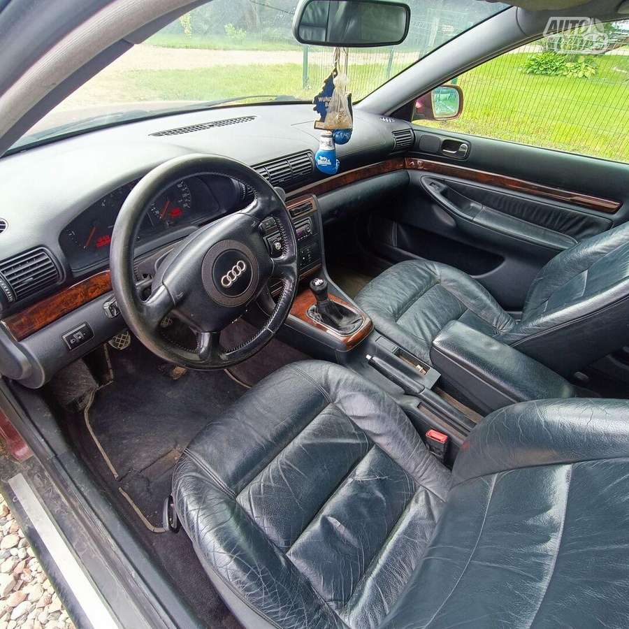 Audi A4, 1.9 l., Седан