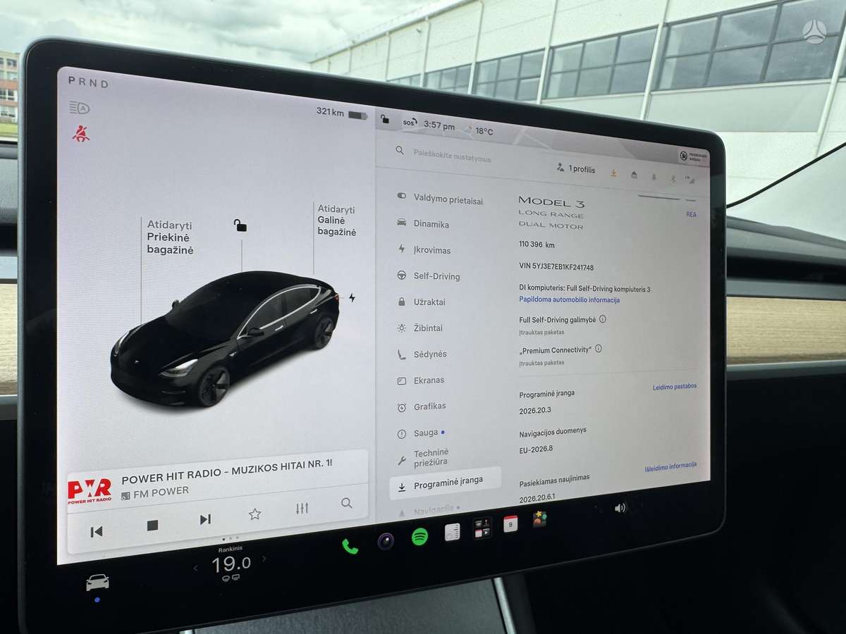 Tesla Model 3, sedanas