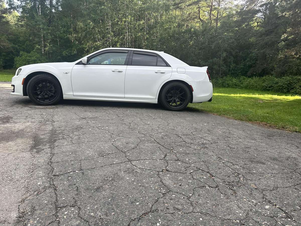 Chrysler 300S, 5.7 l., Седан