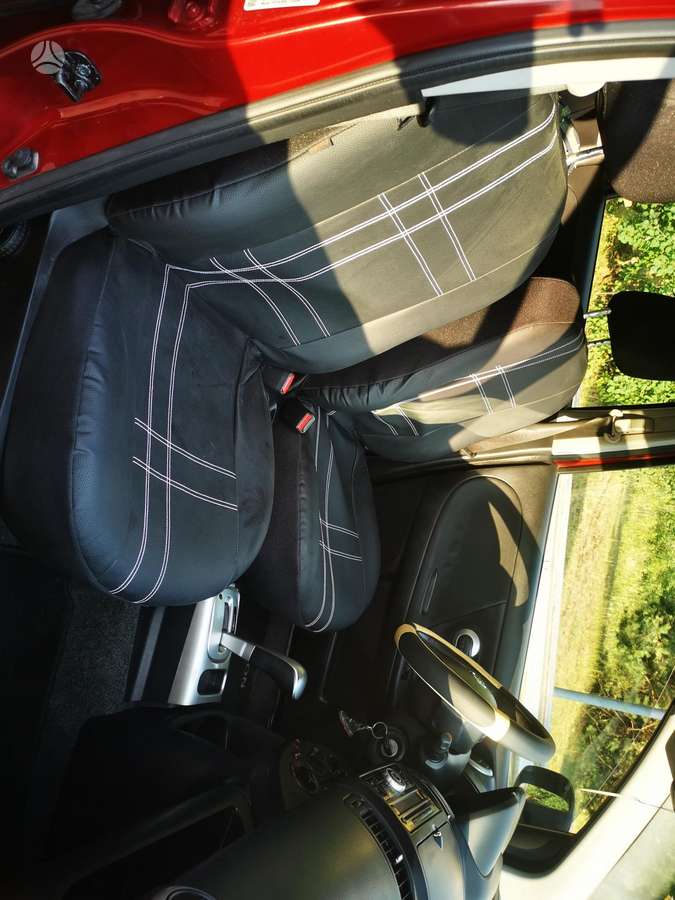 Nissan Note, 1.6 l., hatchback