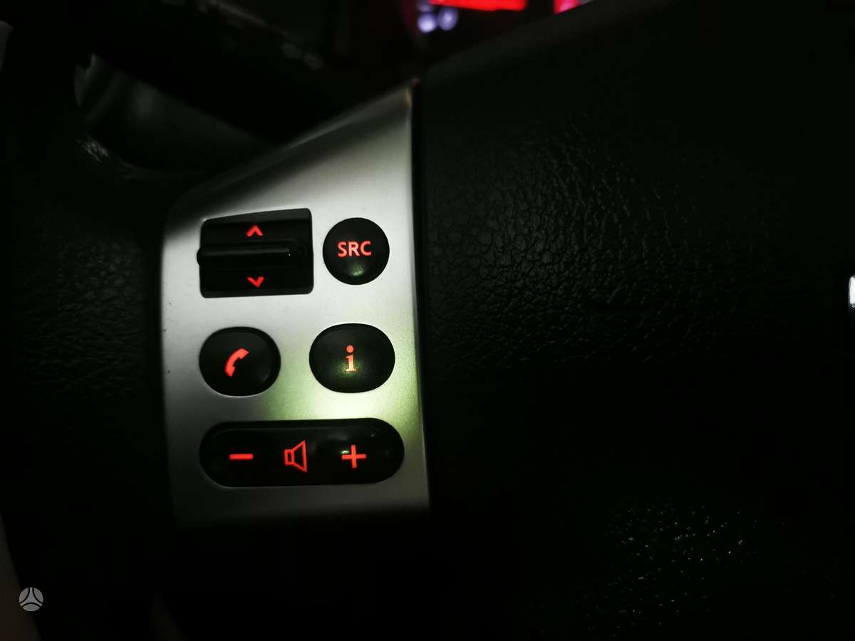 Nissan Note, 1.6 l., hatchback