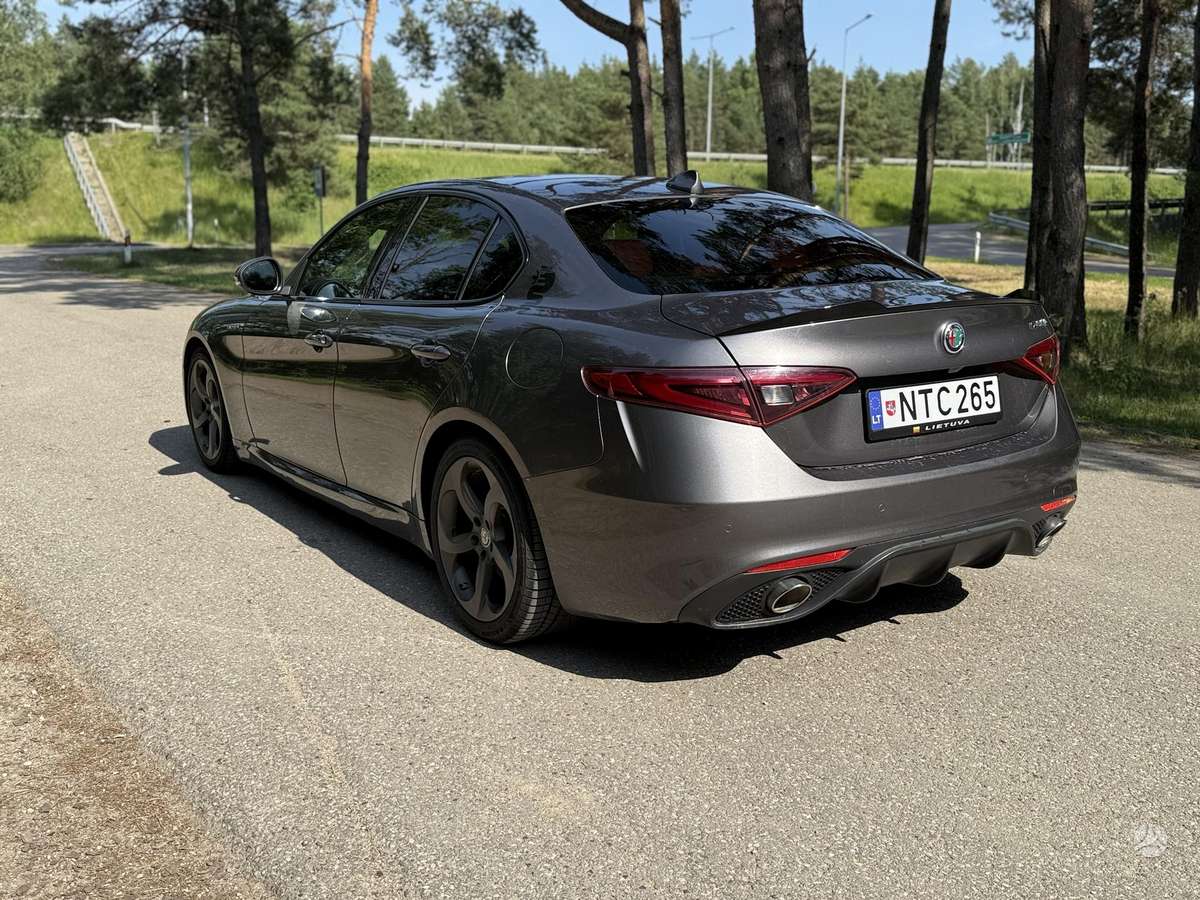 Alfa Romeo Giulia, 2.1 l., Седан