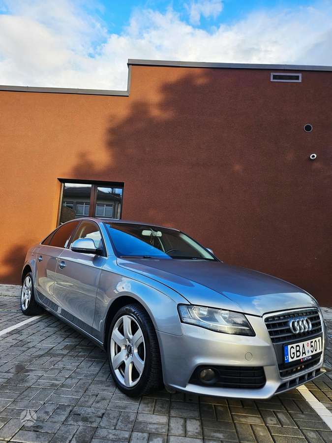Audi A4, 2.0 l., Седан