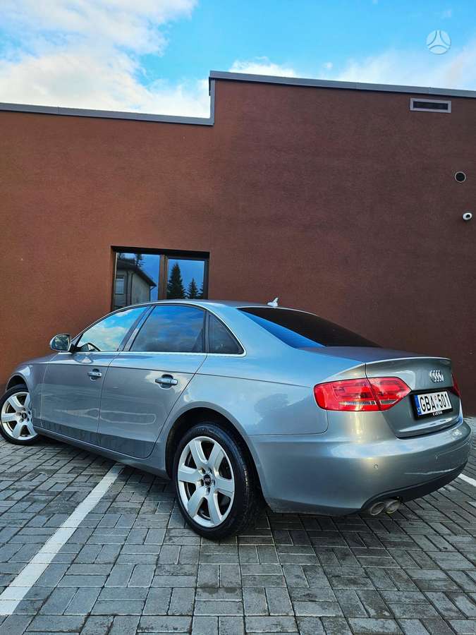 Audi A4, 2.0 l., Седан
