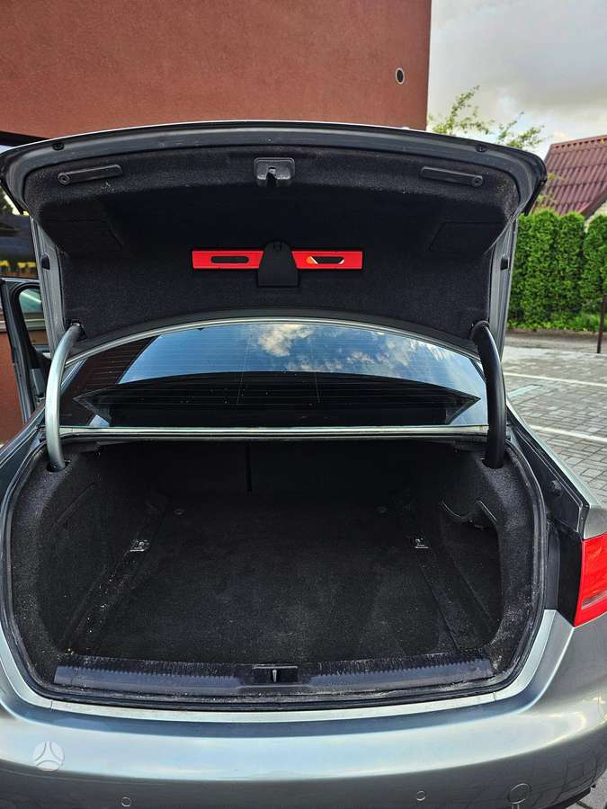 Audi A4, 2.0 l., Седан