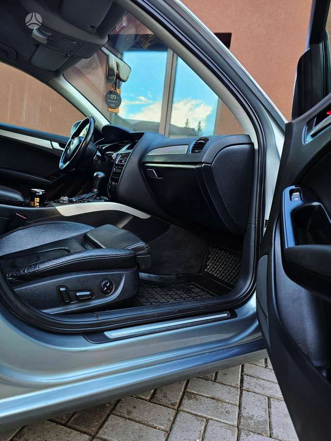 Audi A4, 2.0 l., Седан