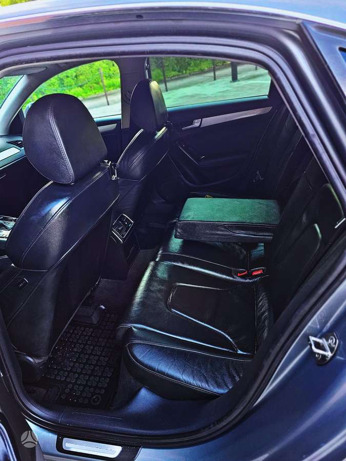 Audi A4, 2.0 l., Седан