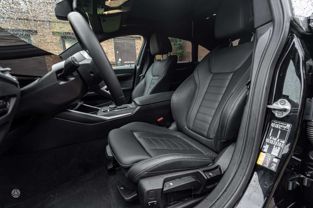 BMW i4, 84 kWh, hatchback