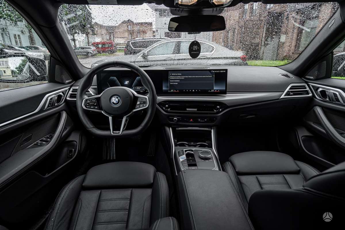 BMW i4, 84 kWh, hatchback