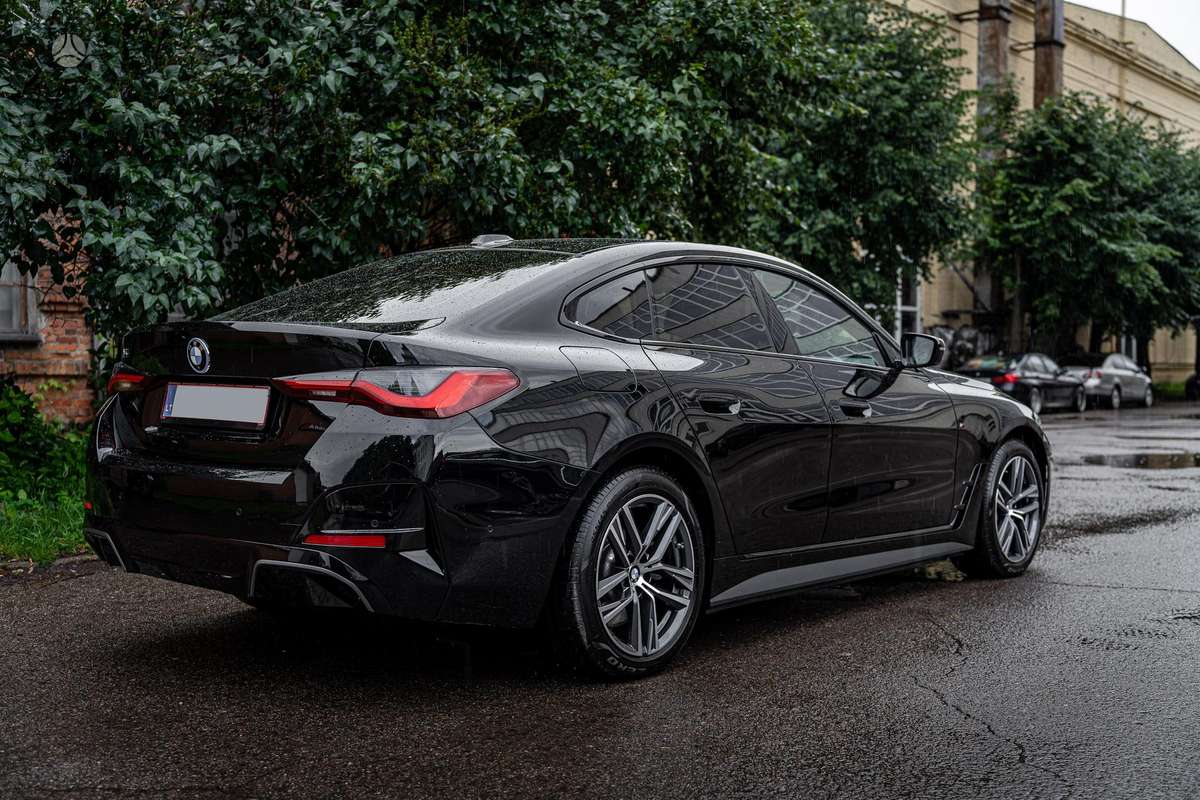 BMW i4, 84 kWh, hatchback
