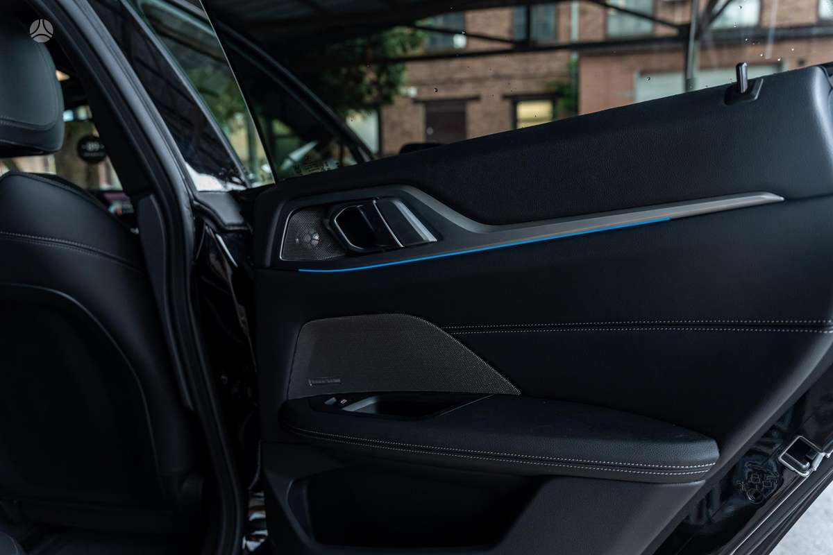 BMW i4, 84 kWh, hatchback