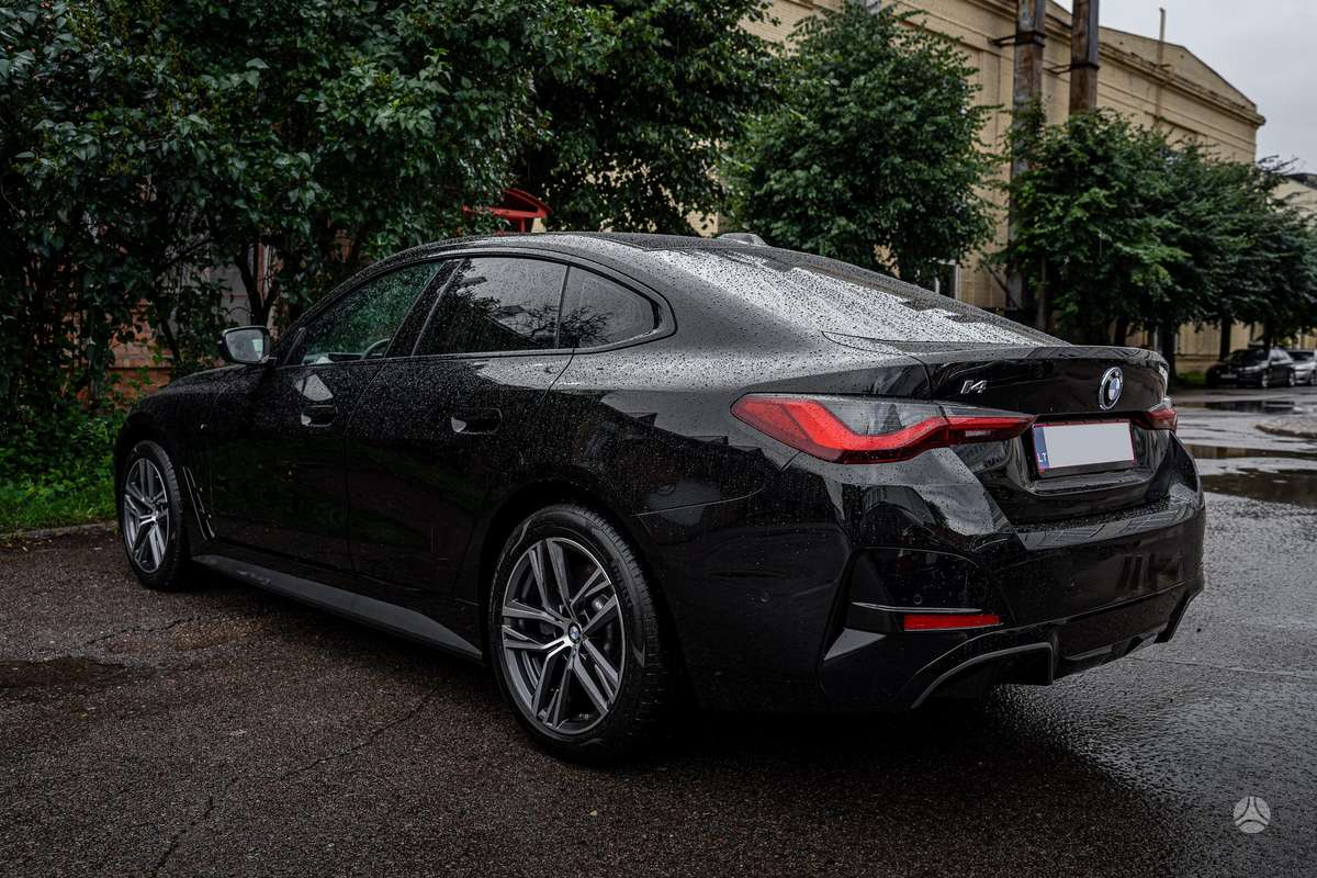 BMW i4, 84 kWh, hatchback