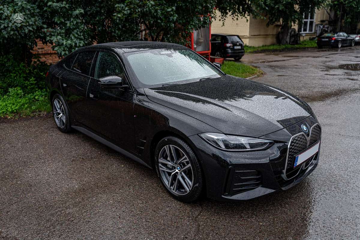 BMW i4, 84 kWh, hatchback