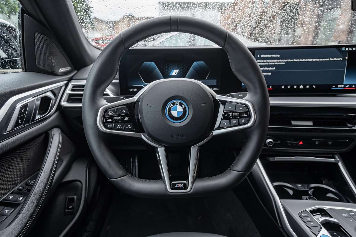 BMW i4, 84 kWh, hatchback