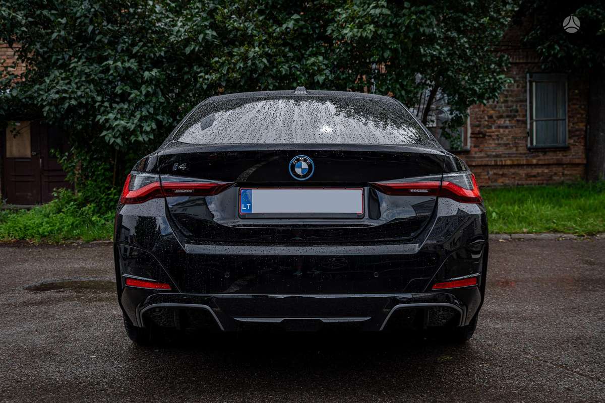 BMW i4, 84 kWh, hatchback