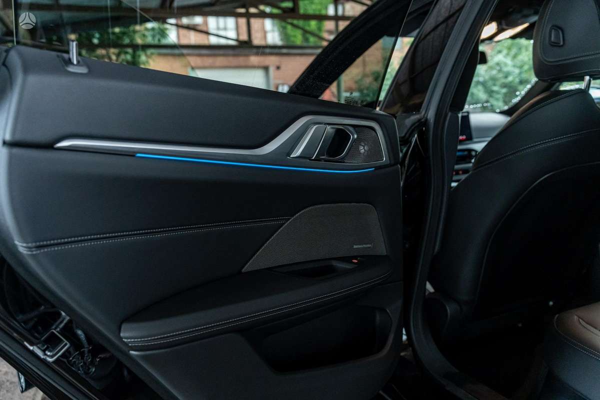 BMW i4, 84 kWh, hatchback