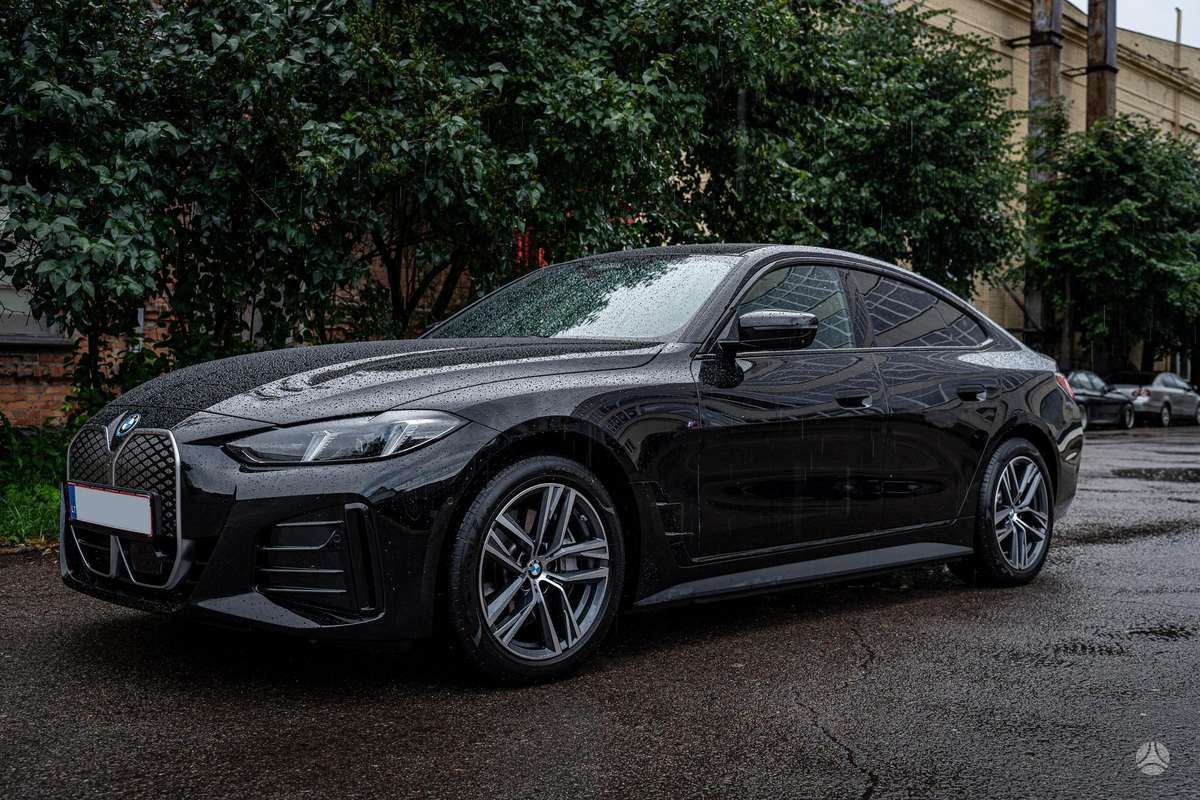 BMW i4, 84 kWh, hatchback