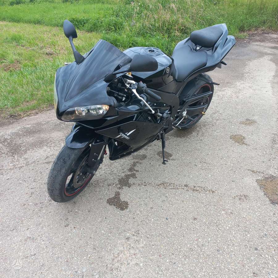 Yamaha R1 1000cc, superbikes