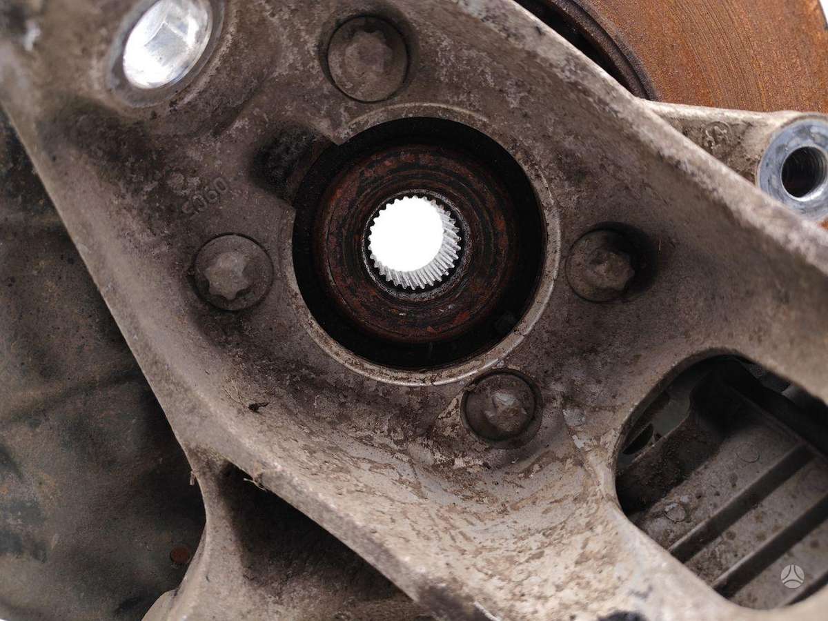 Mercedes-Benz EQB hubs