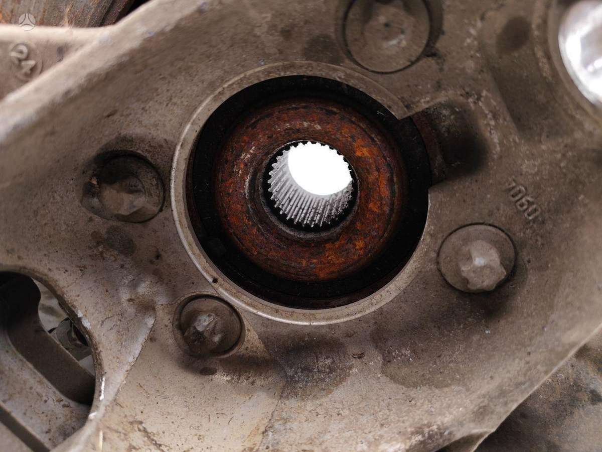 Mercedes-Benz EQB hubs