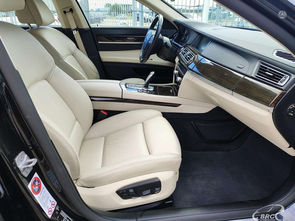 BMW 740, 3.0 l., Седан