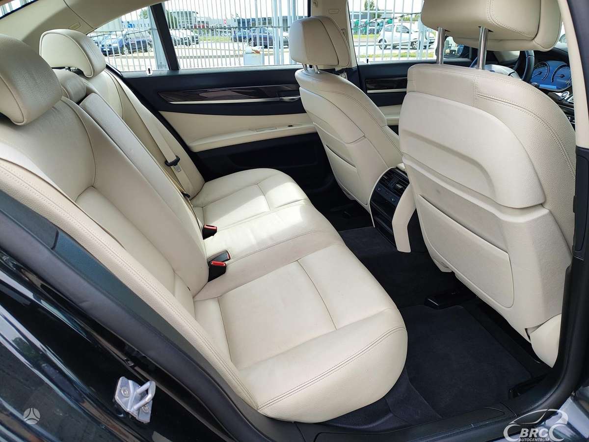 BMW 740, 3.0 l., Седан