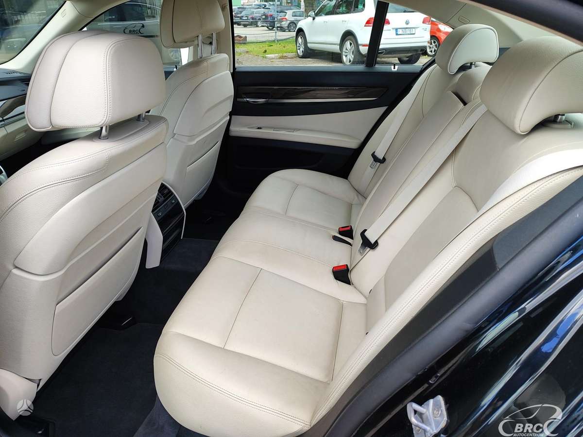 BMW 740, 3.0 l., Седан