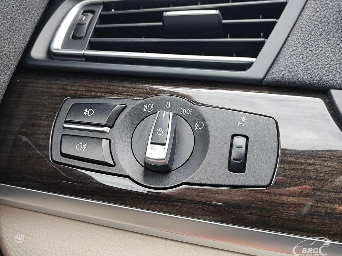 BMW 740, 3.0 l., Седан