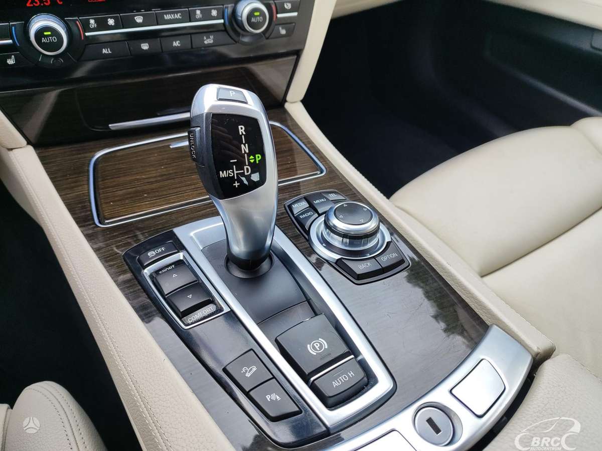 BMW 740, 3.0 l., Седан