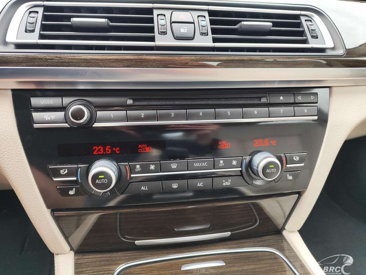 BMW 740, 3.0 l., Седан