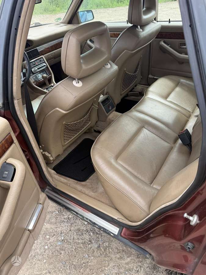 Audi V8, 3.6 l., Седан