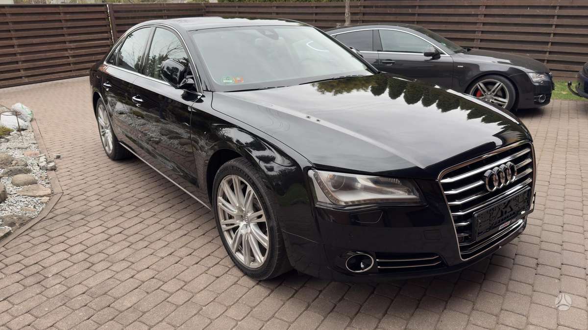 Audi A8, 4.1 l., Седан