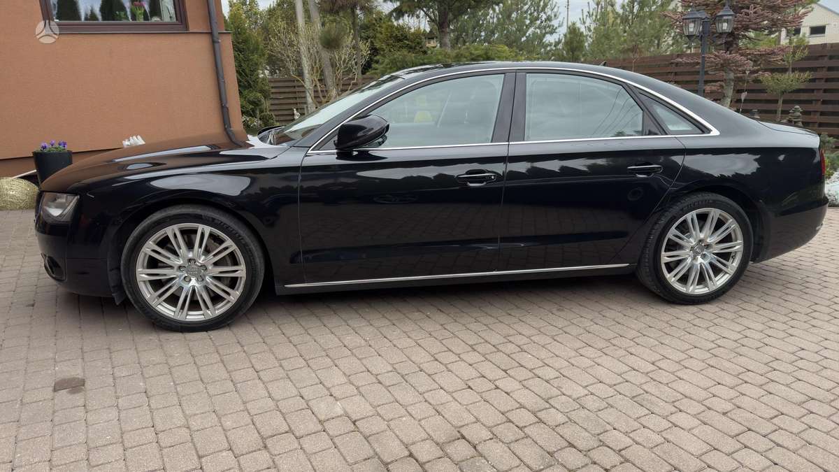 Audi A8, 4.1 l., Седан