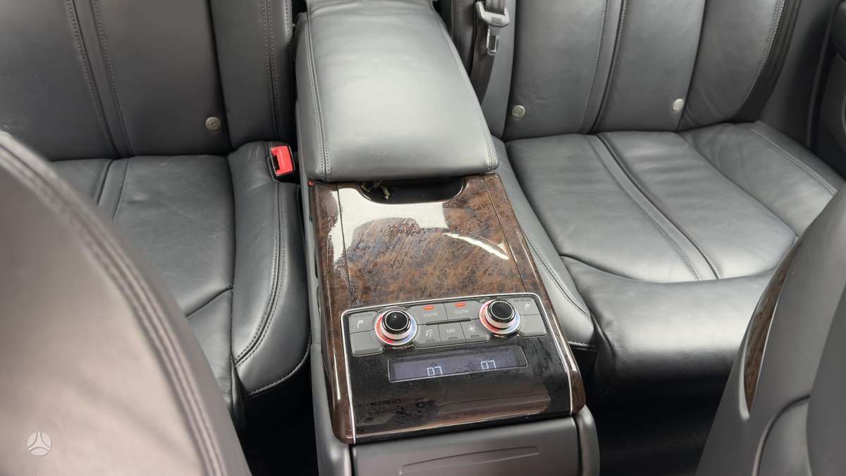Audi A8, 4.1 l., Седан