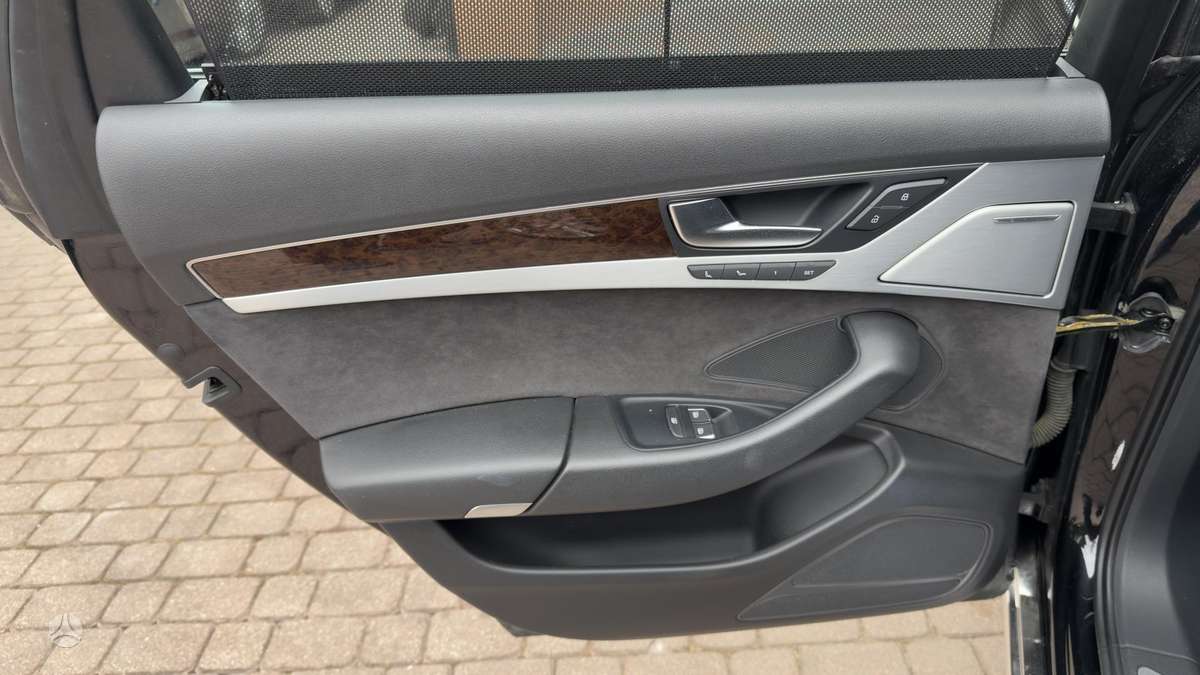 Audi A8, 4.1 l., Седан