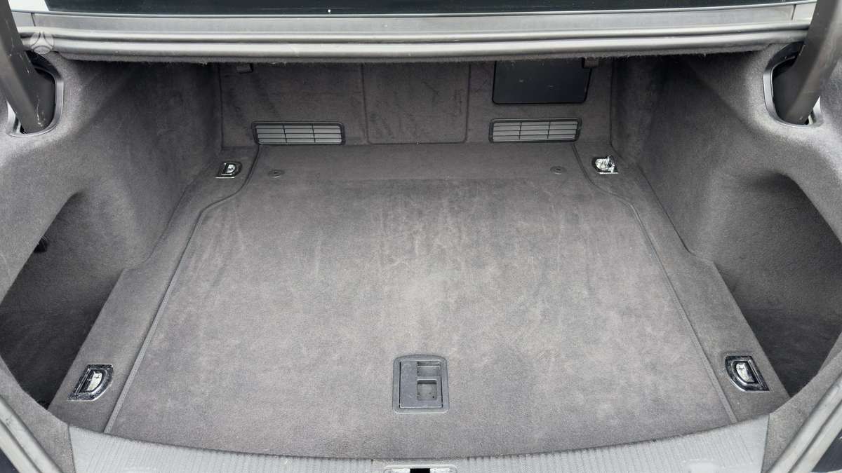 Audi A8, 4.1 l., Седан
